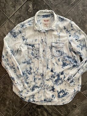 MOSSIMO Women’s White & Blue Tie-Dye Wash Urban Western Pearl Snap Button Shirt